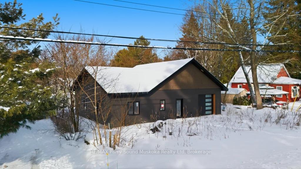 1232-518-highway-seguin-ontario-x12650342