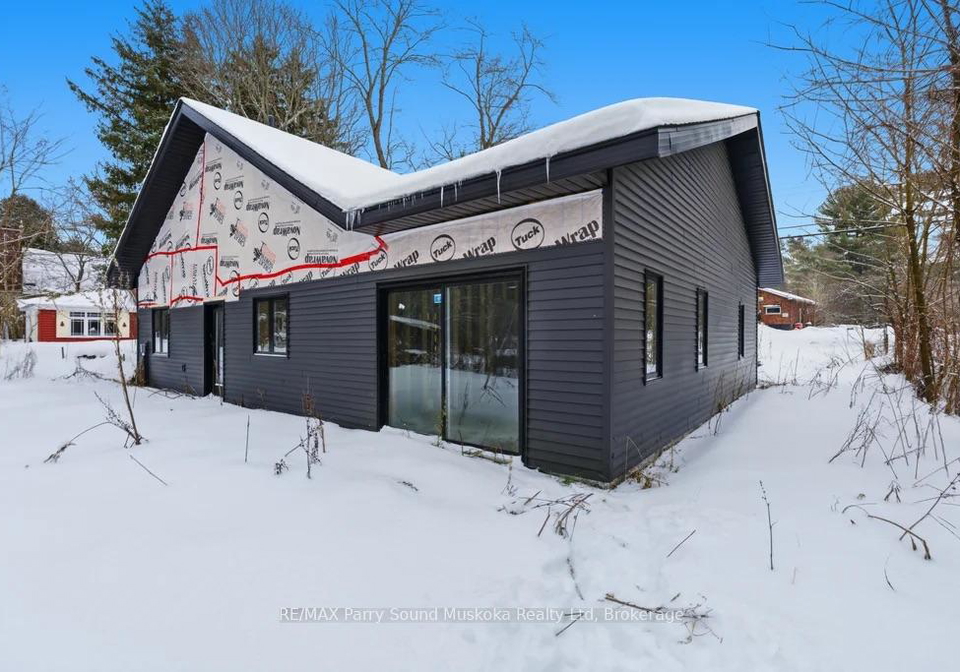 1232-518-highway-seguin-ontario-x12650342
