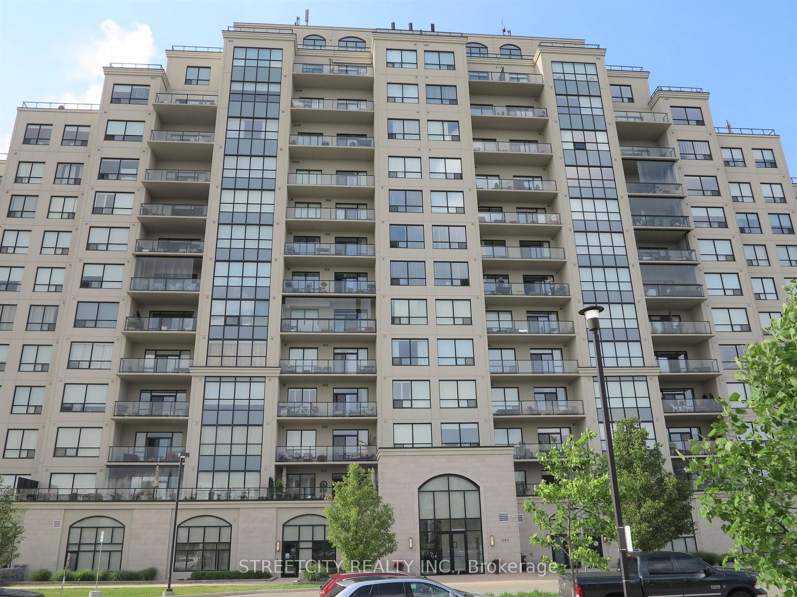 240-villagewalk-boulevard-london-north-ontario-x12651510