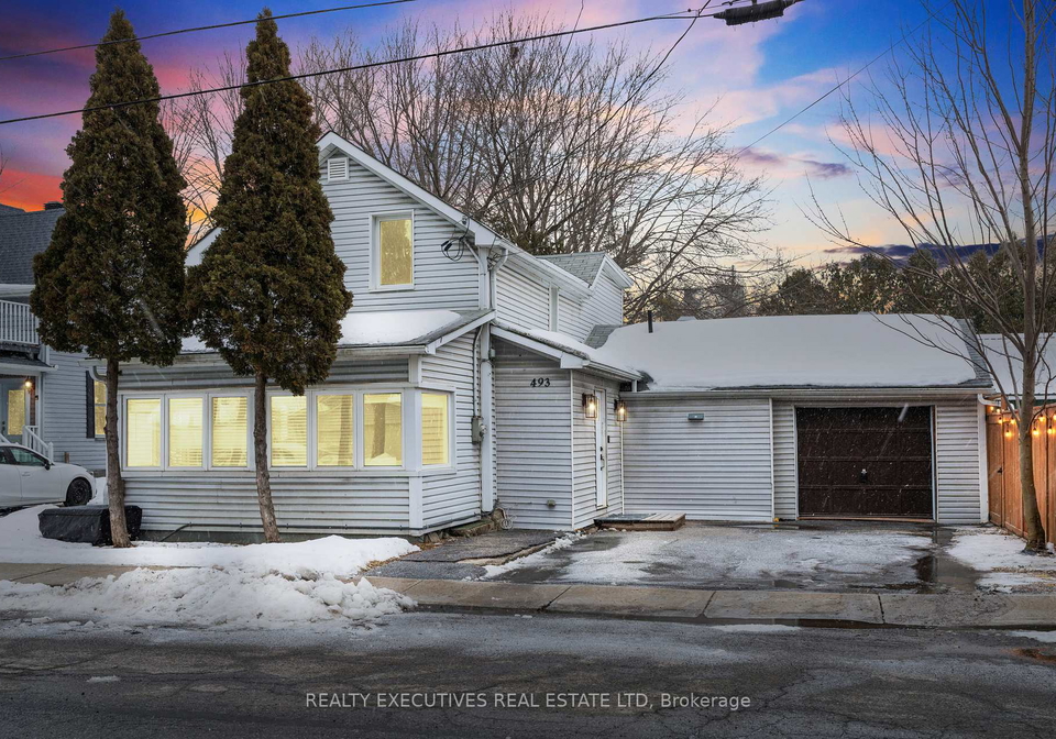 493-gladstone-street-north-dundas-ontario-x12652482