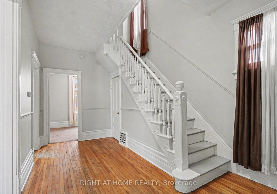 486-victoria-street-north-dundas-ontario-x12652636