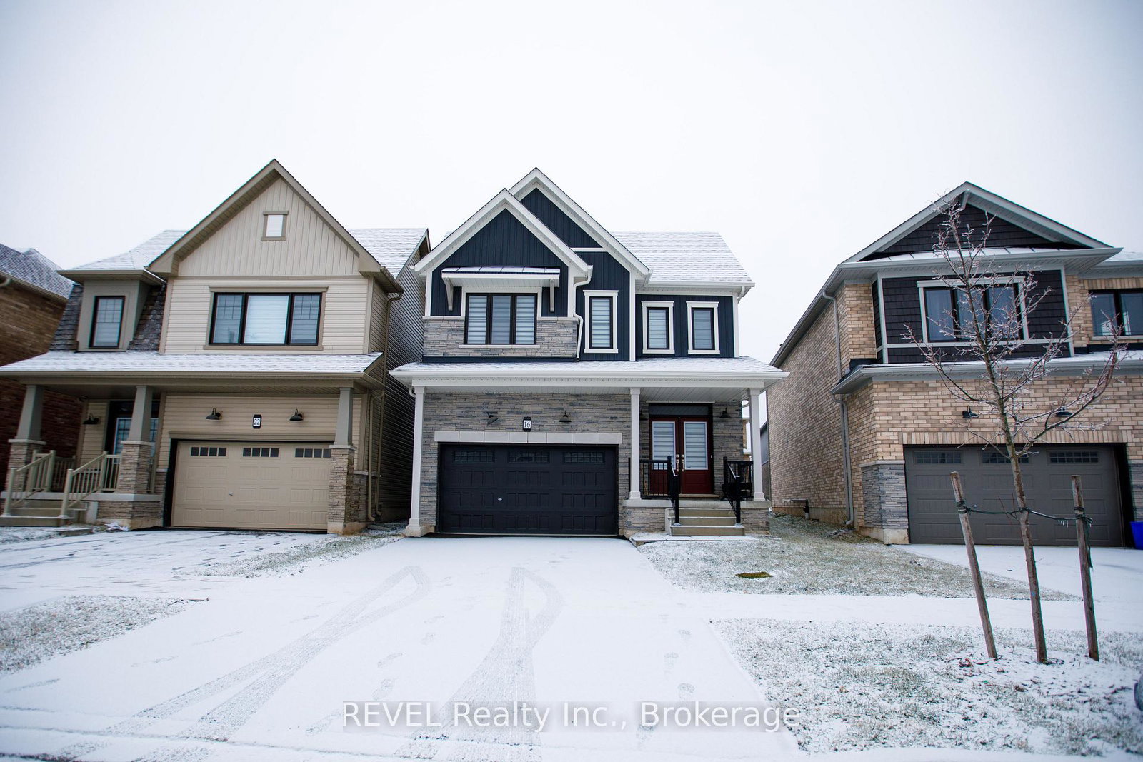 16-stern-drive-welland-ontario-x12653212