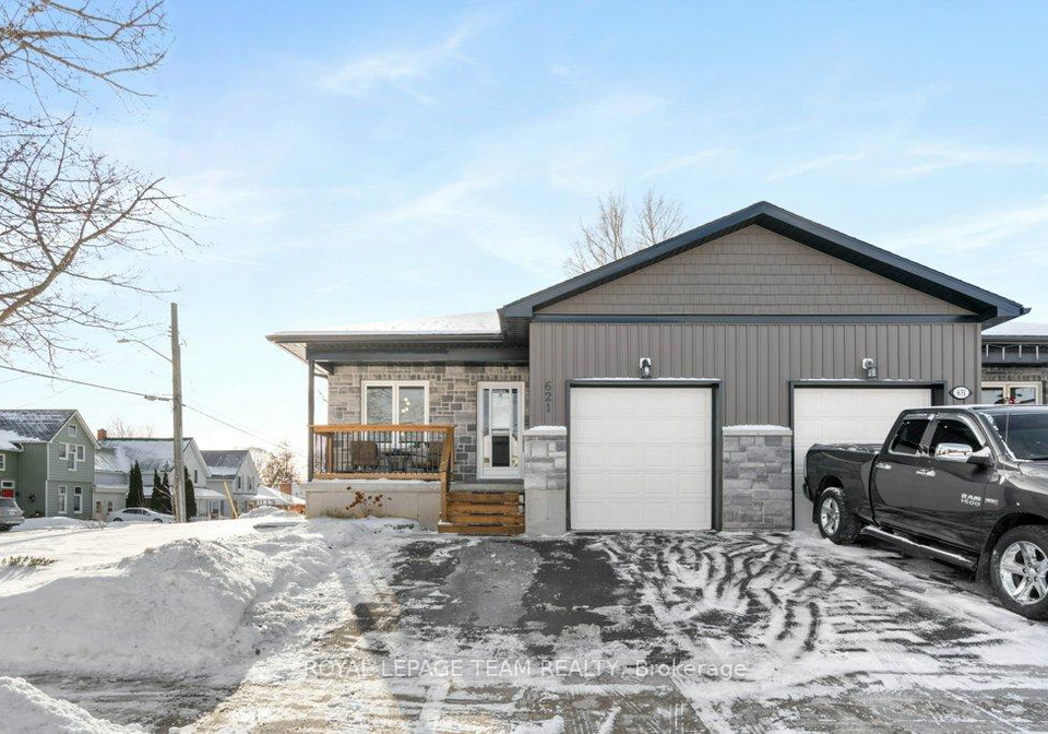 621-st-lawrence-street-prescott-ontario-x12654602