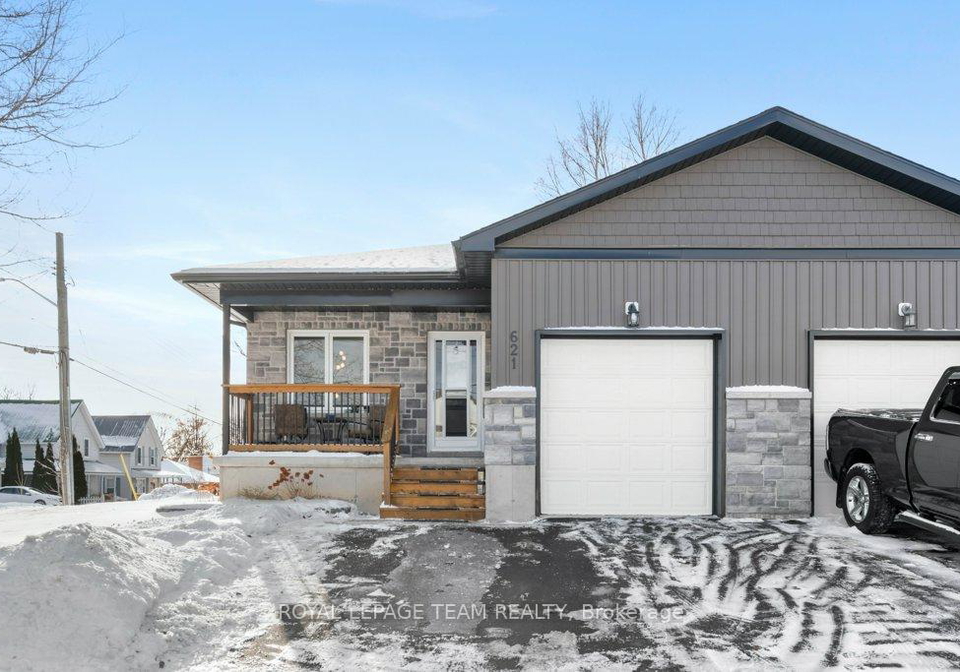 621-st-lawrence-street-prescott-ontario-x12654602
