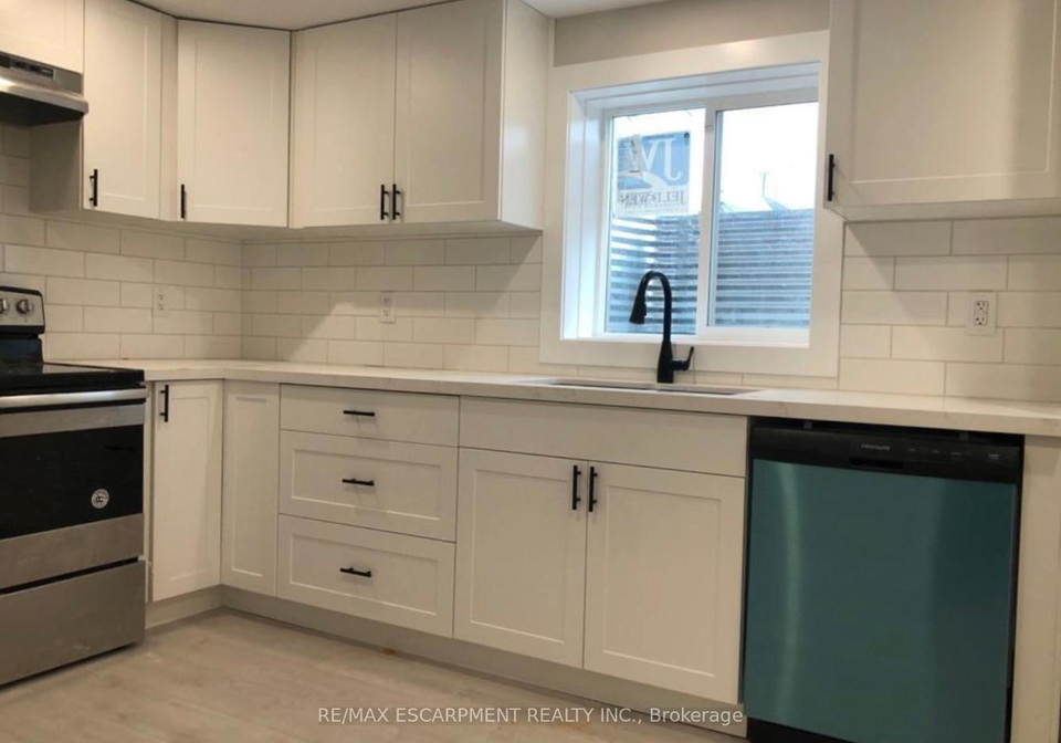 7-chalmers-street-st-catharines-ontario-x12657024
