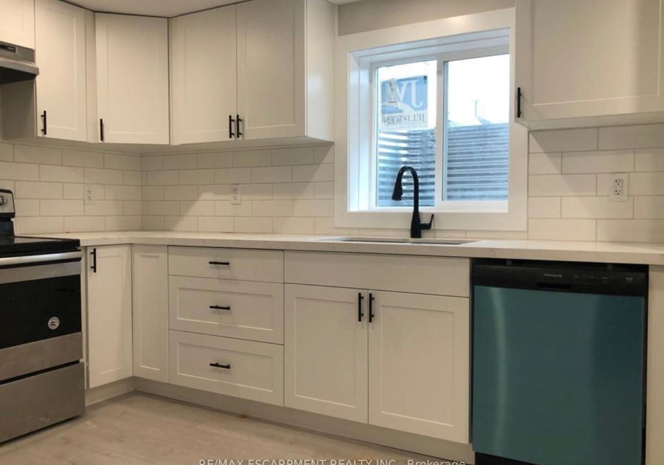 7-chalmers-street-st-catharines-ontario-x12657024
