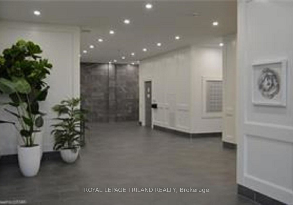 240-villagewalk-boulevard-london-north-ontario-x12657620