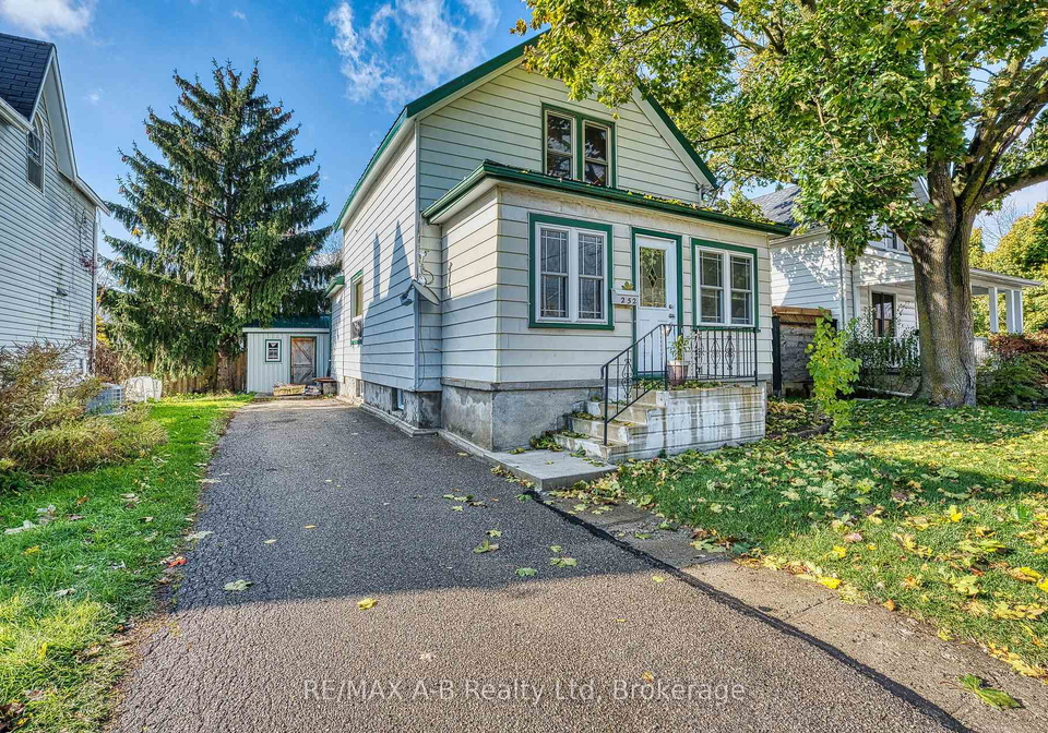 252-romeo-street-s-stratford-ontario-x12658810
