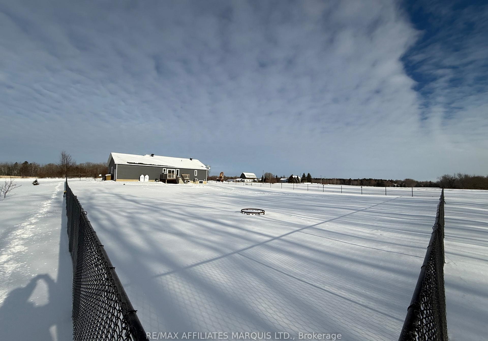 16980-valade-road-south-stormont-ontario-x12659202