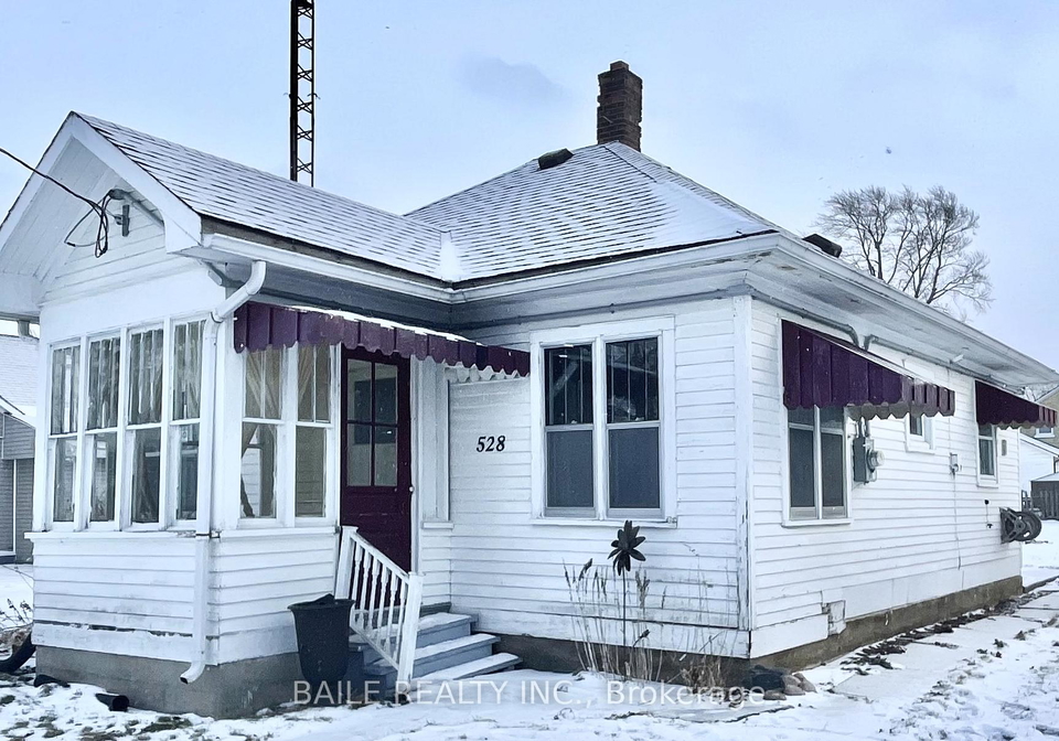 528-st-clair-street-warwick-ontario-x12660342