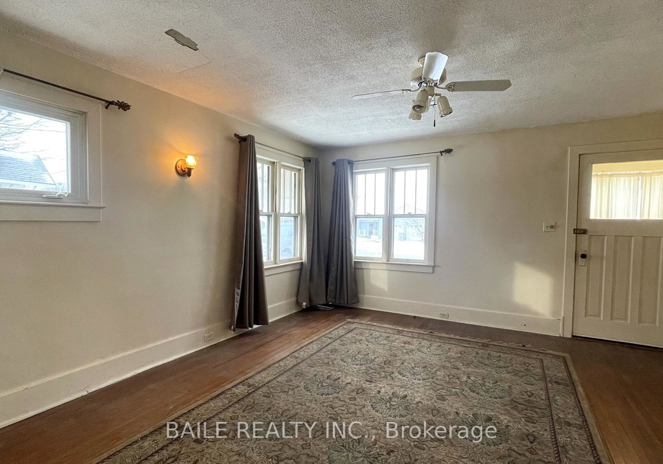 528-st-clair-street-warwick-ontario-x12660342