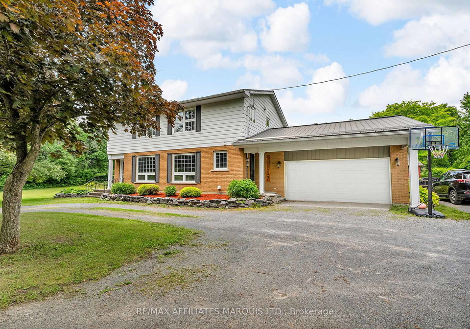 18201-county-road-19-south-glengarry-ontario-x12660448