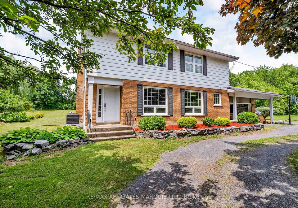 18201-county-road-19-south-glengarry-ontario-x12660448