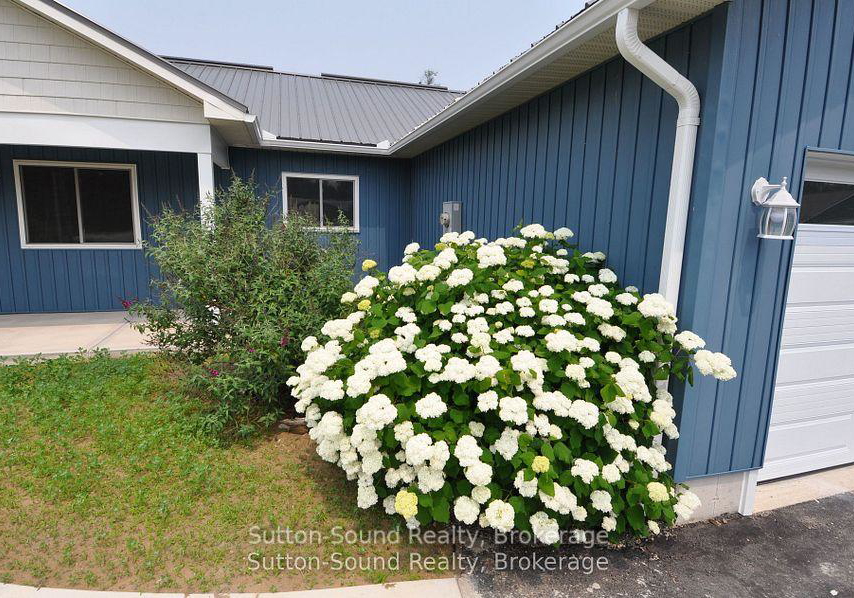 1-williamson-place-south-bruce-peninsula-ontario-x12660692