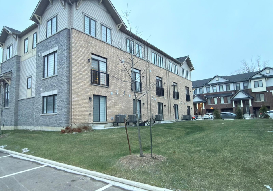 185-bedrock-drive-hamilton-ontario-x12661212