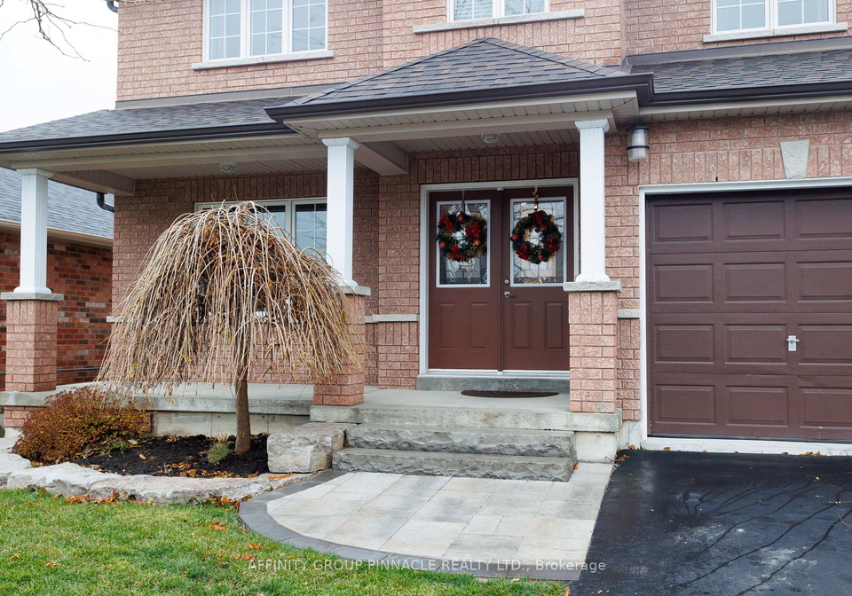 8-horton-place-kawartha-lakes-ontario-x12661864