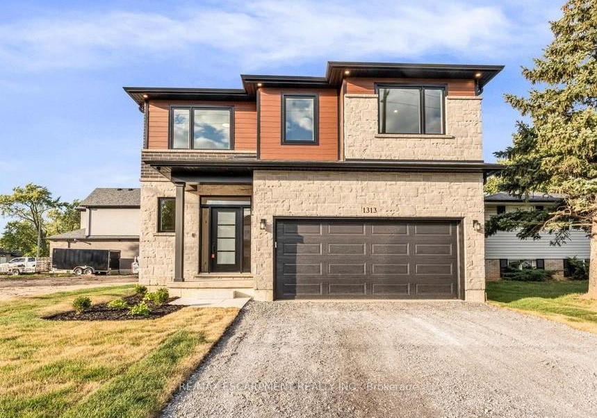 1313-baseline-road-hamilton-ontario-x12662272