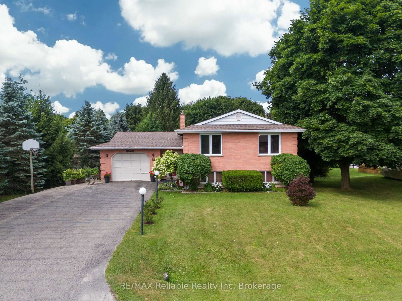 25-jordan-drive-north-huron-ontario-x12662334