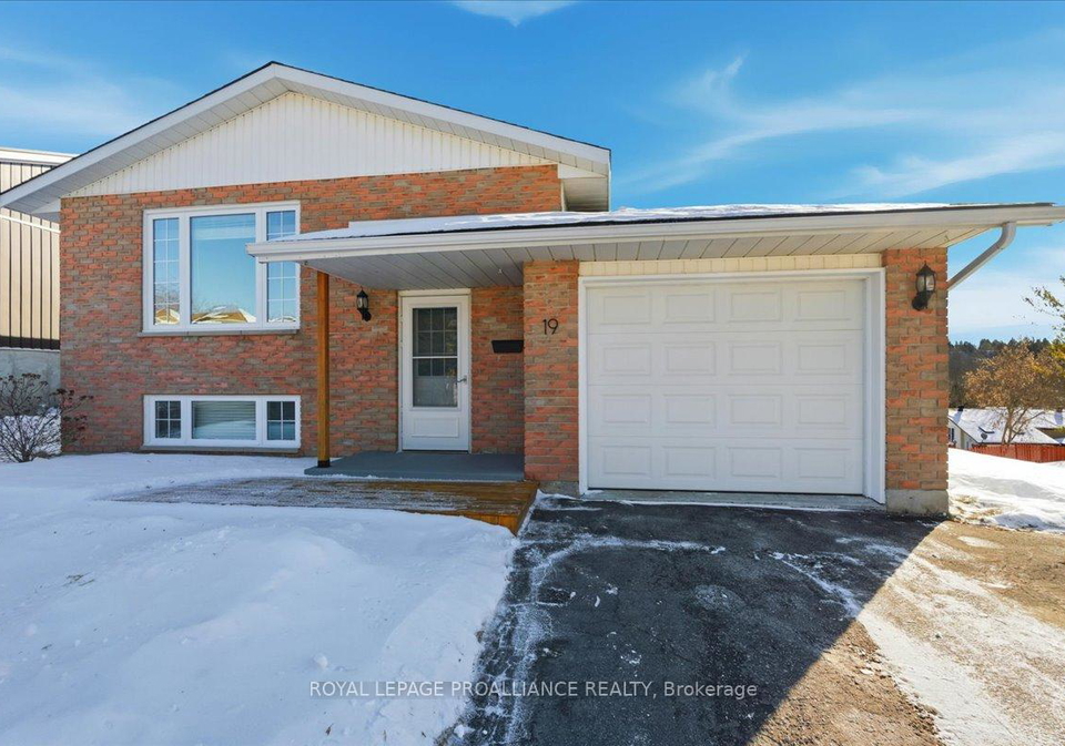 19-fleming-road-quinte-west-ontario-x12662466