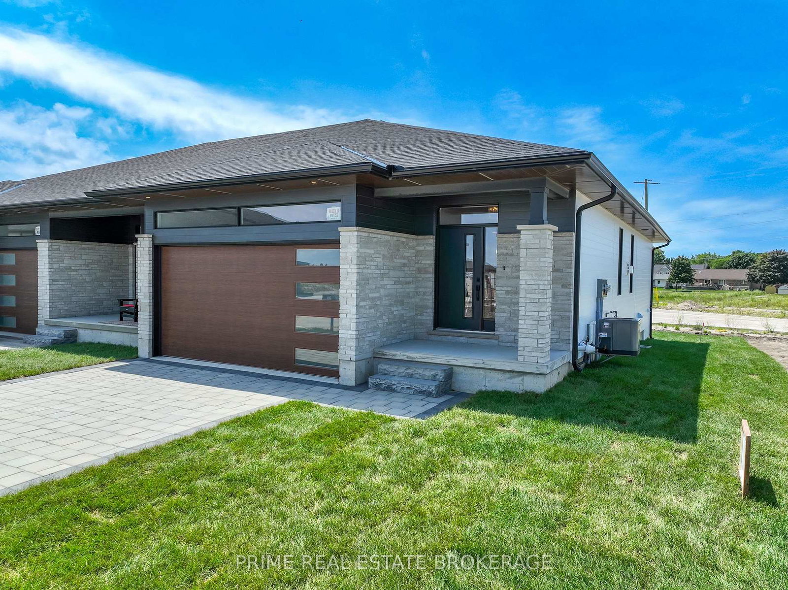 2-coastal-crescent-lambton-shores-ontario-x12662896