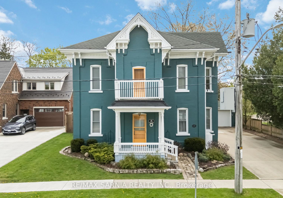 35-main-street-n-lambton-shores-ontario-x12662950
