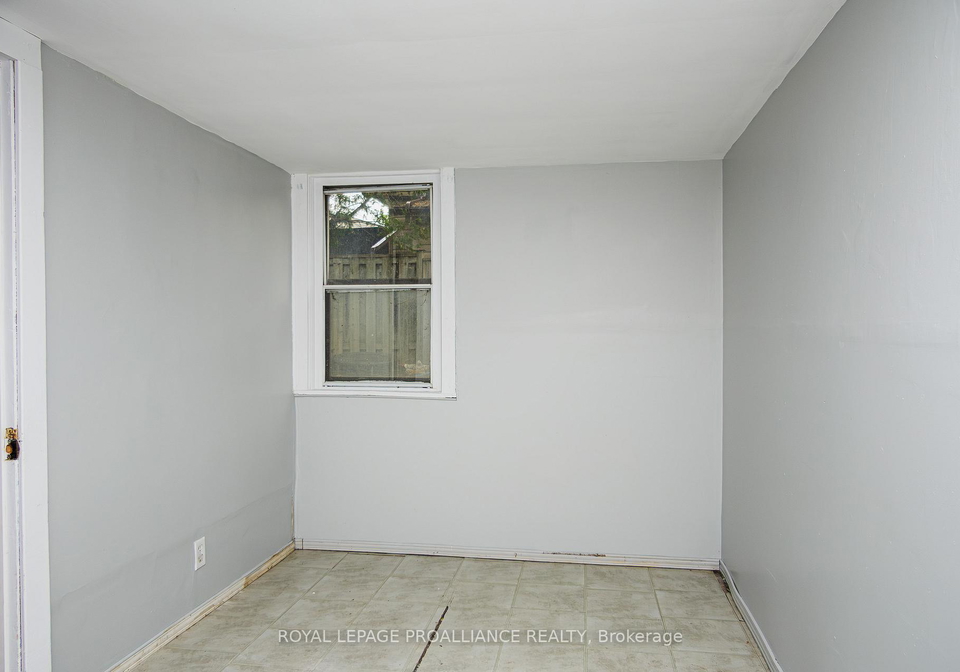 83-lorne-avenue-quinte-west-ontario-x12663590