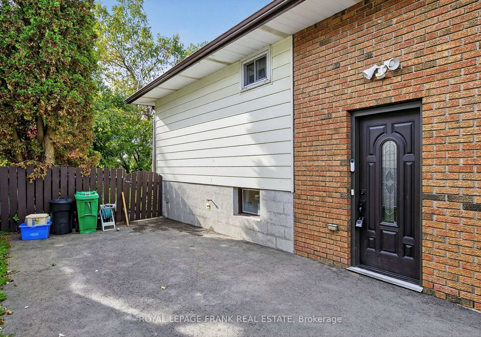393-southpark-drive-peterborough-ontario-x12663782