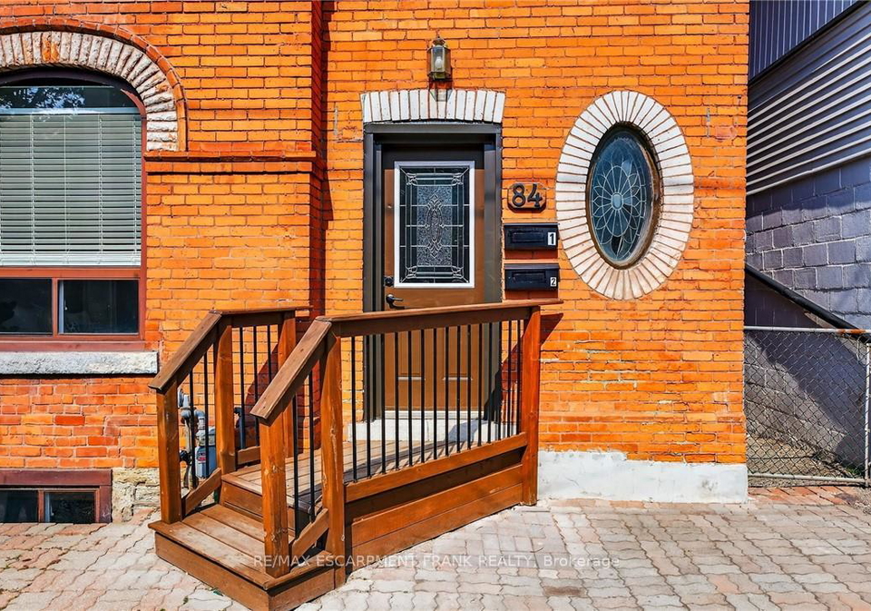 84-ray-street-s-hamilton-ontario-x12664074