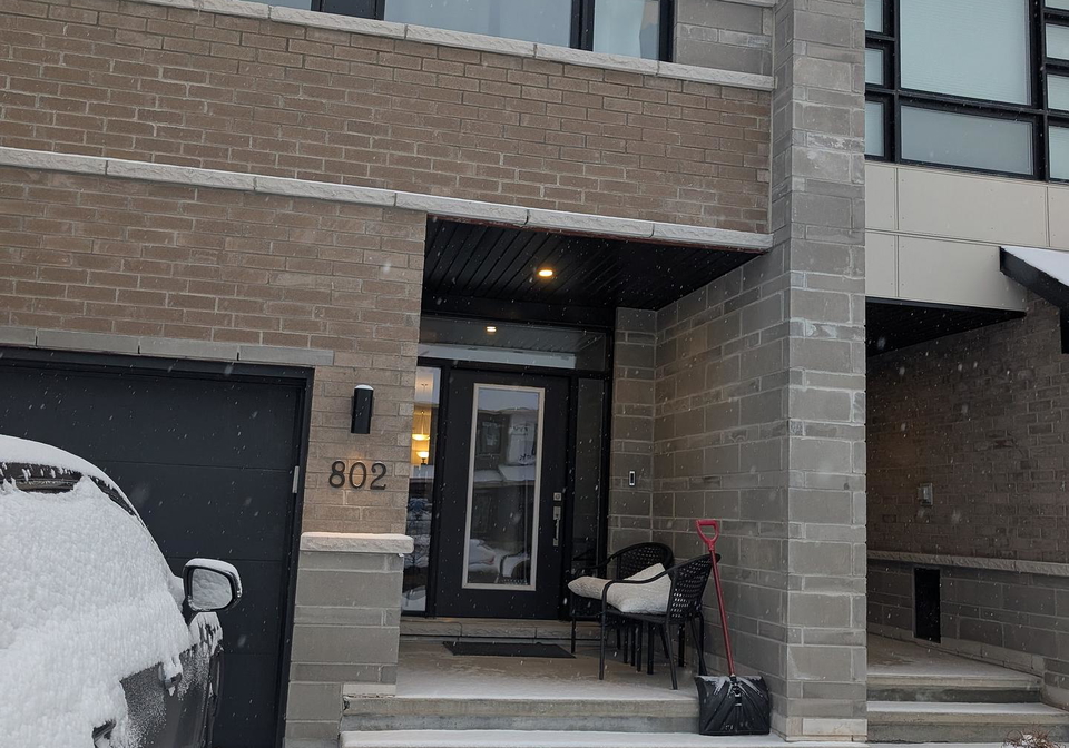 802-solarium-avenue-ottawa-ontario-x12664856