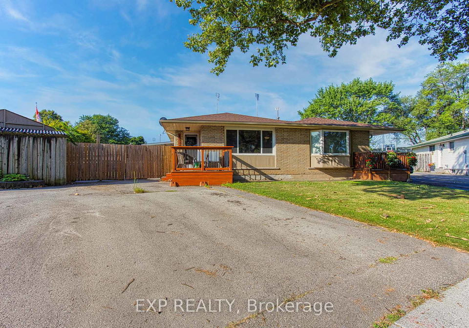 4453-meadowvale-drive-niagara-falls-ontario-x12666270