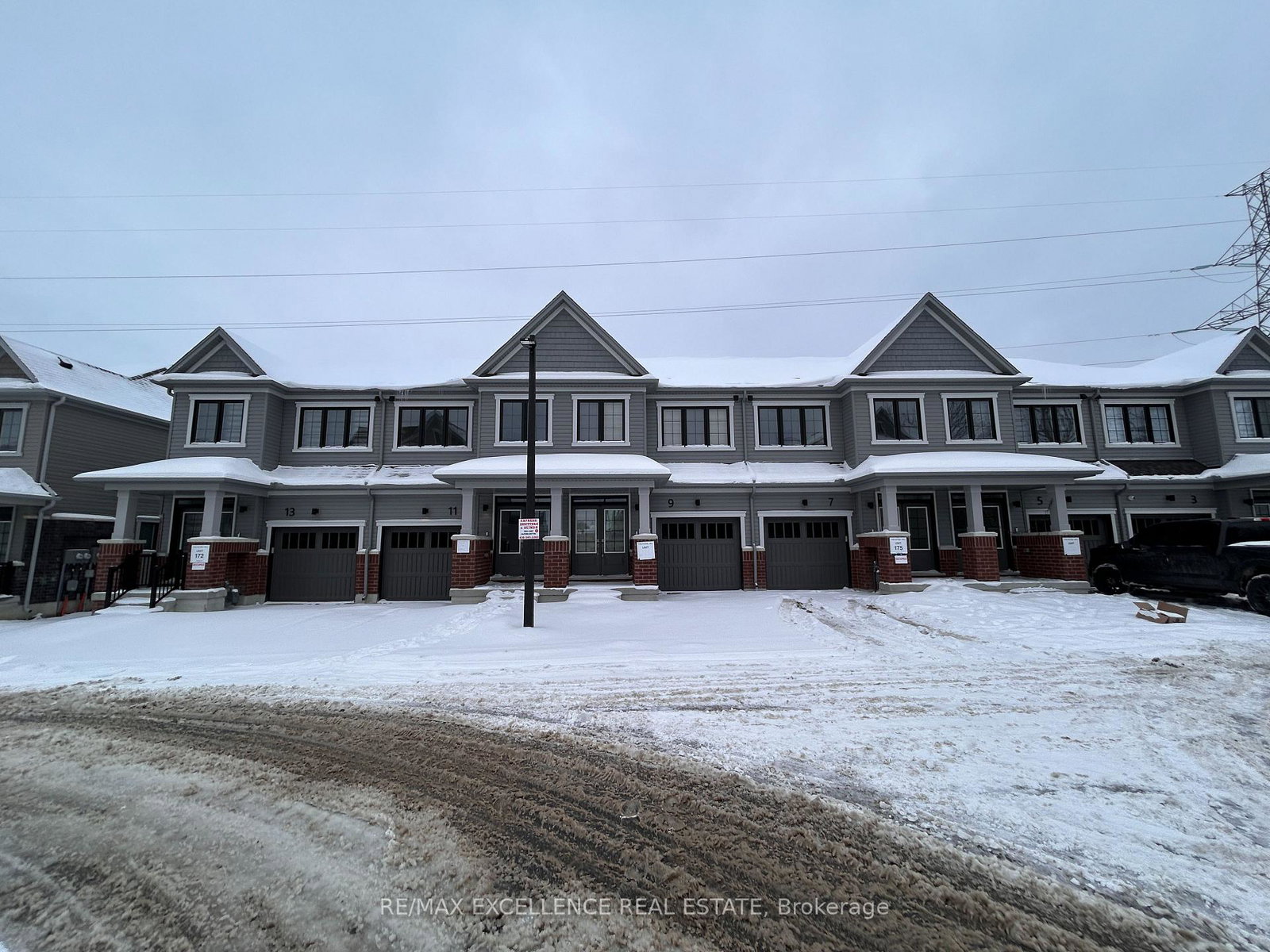 9-radium-common-cambridge-ontario-x12668282