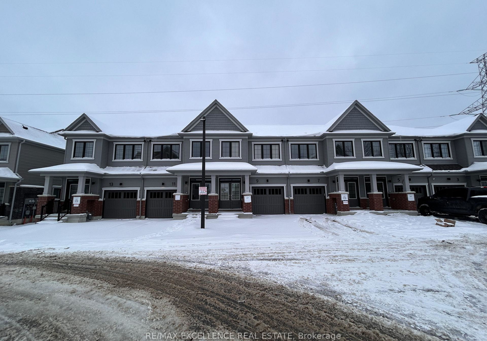 9-radium-common-cambridge-ontario-x12668282