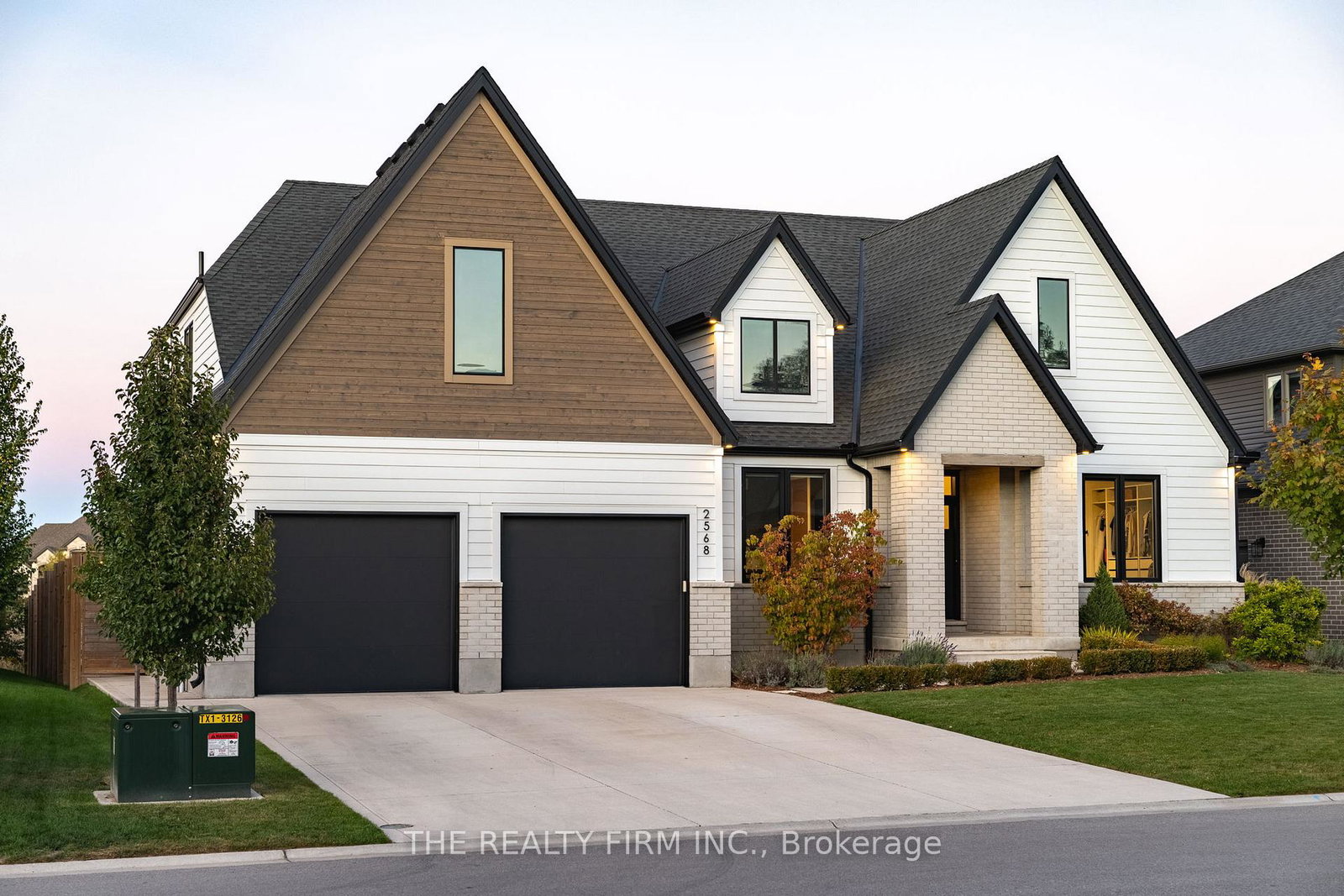 2568-lucas-avenue-strathroy-caradoc-ontario-x12670642