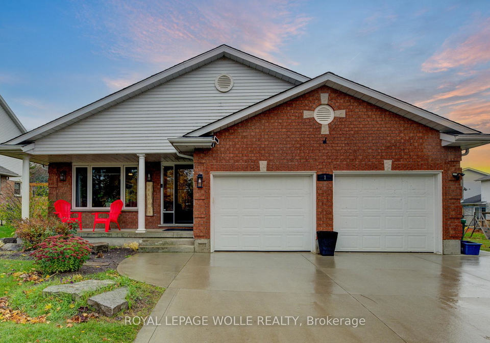 1-edgewood-court-wellesley-ontario-x12671042