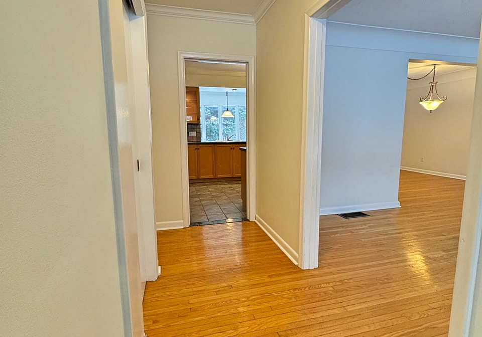 646-iroquois-avenue-hamilton-ontario-x12671618