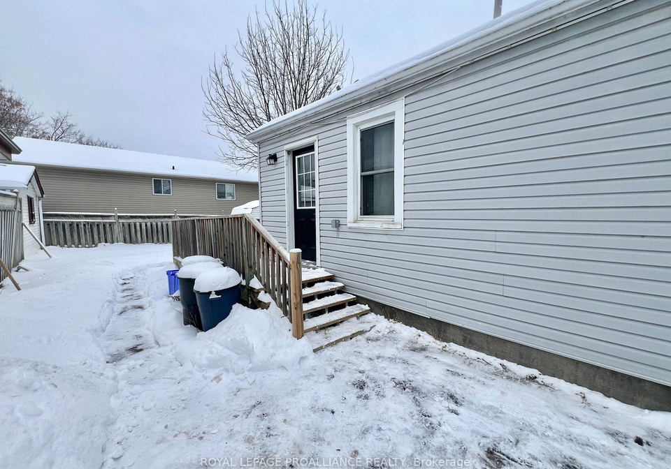 50-bentinck-street-quinte-west-ontario-x12671734