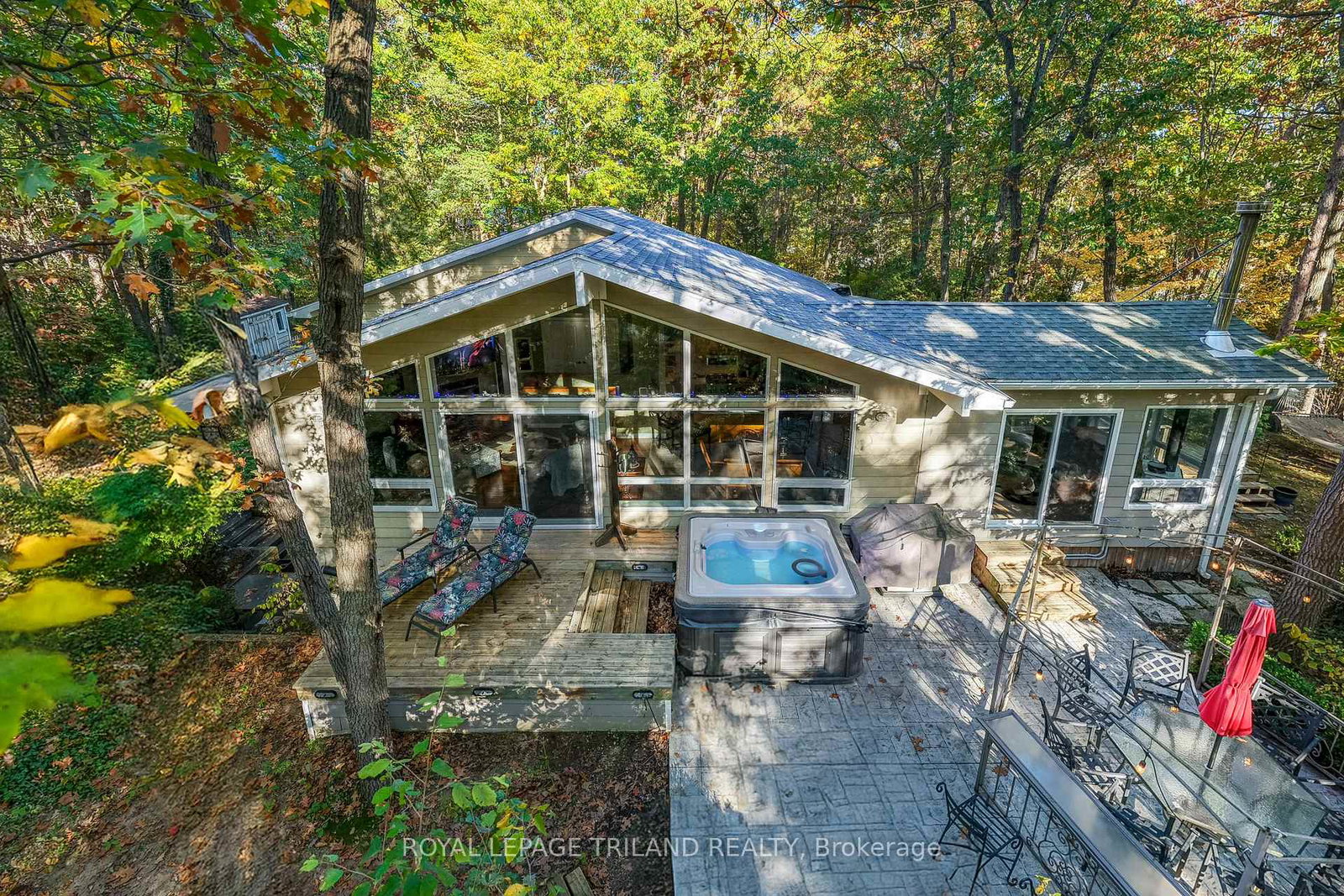 10092-lakeshore-road-lambton-shores-ontario-x12671882