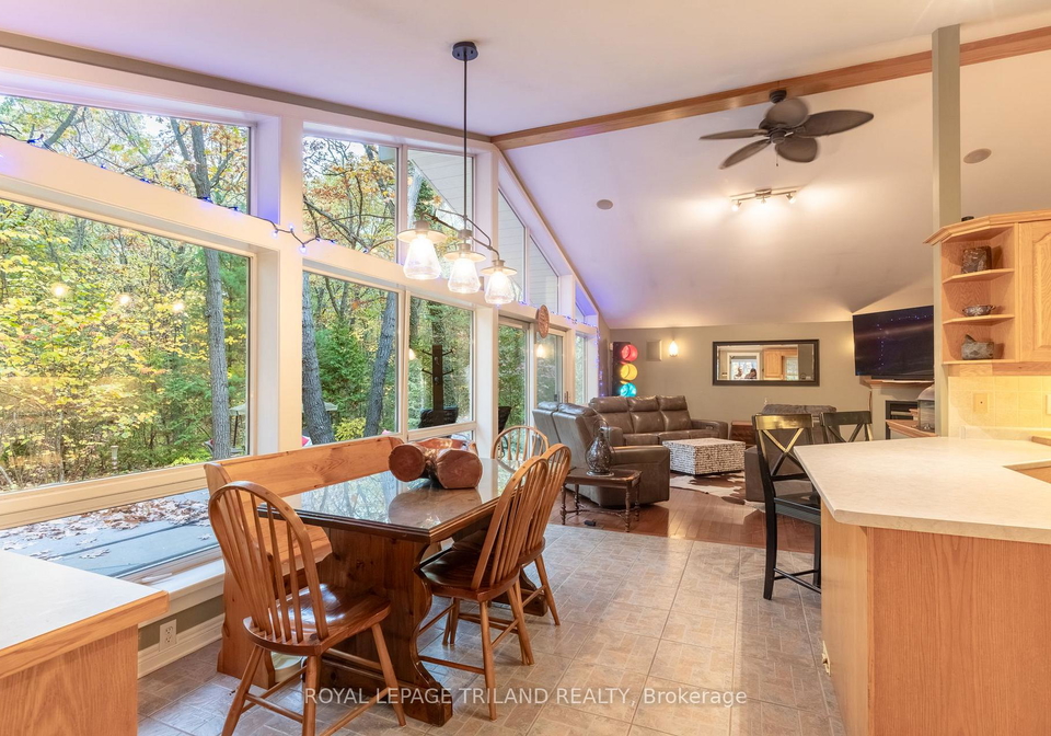 10092-lakeshore-road-lambton-shores-ontario-x12671882