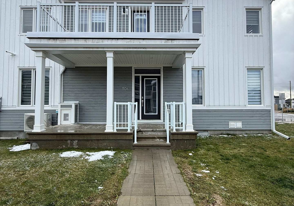 506-oldenburg-avenue-ottawa-ontario-x12671942