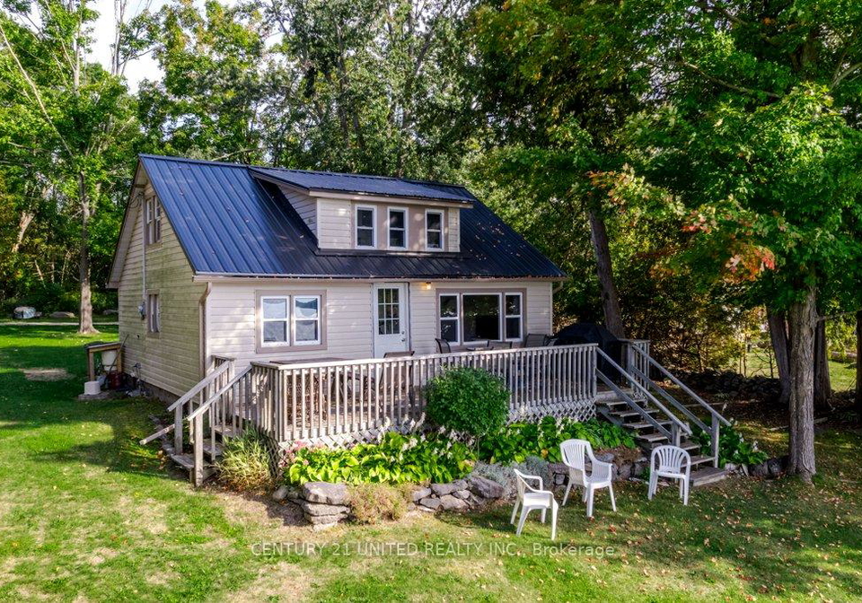 2460-fire-route-13-selwyn-ontario-x12672806