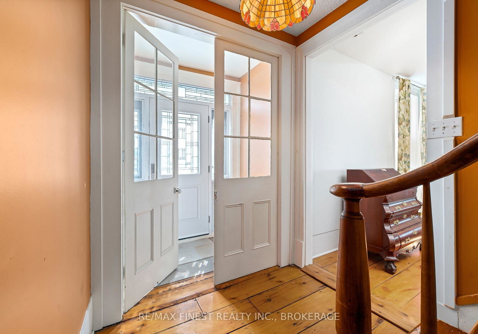 8-catherine-street-prince-edward-county-ontario-x12672838