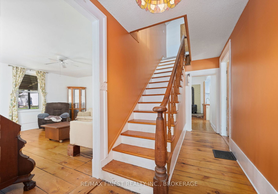 8-catherine-street-prince-edward-county-ontario-x12672838