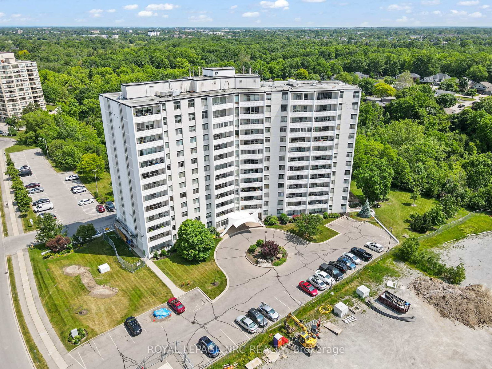 15-towering-heights-boulevard-st-catharines-ontario-x12673196