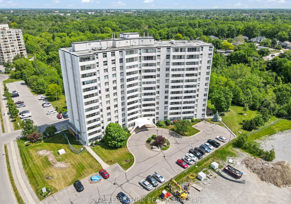 15-towering-heights-boulevard-st-catharines-ontario-x12673196