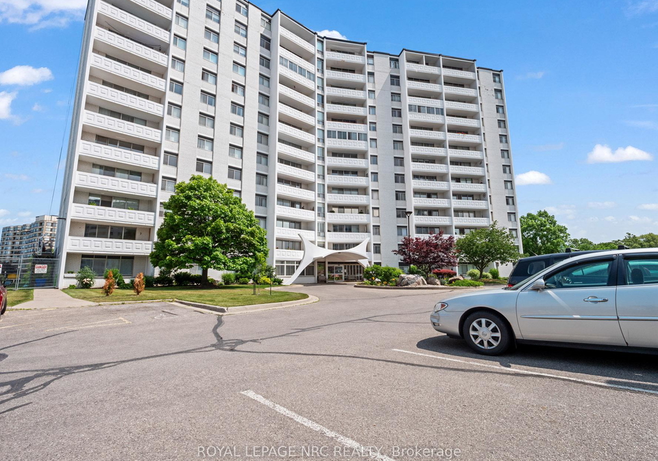 15-towering-heights-boulevard-st-catharines-ontario-x12673196