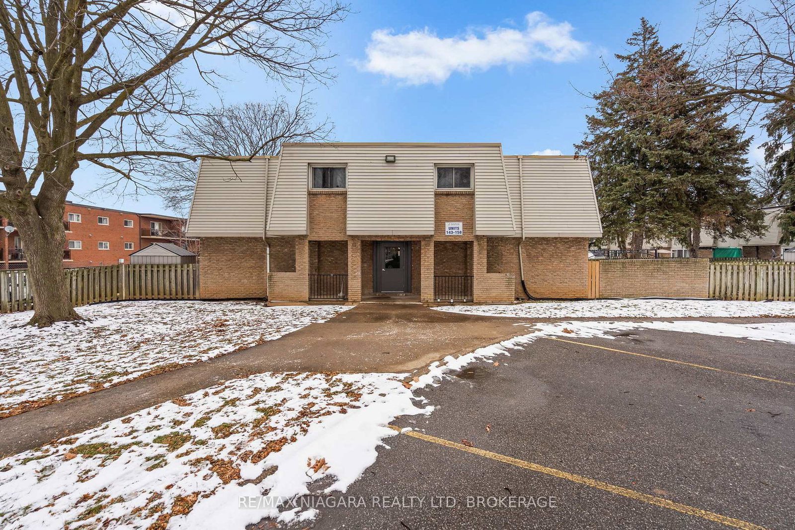 17-old-pine-trail-st-catharines-ontario-x12675578