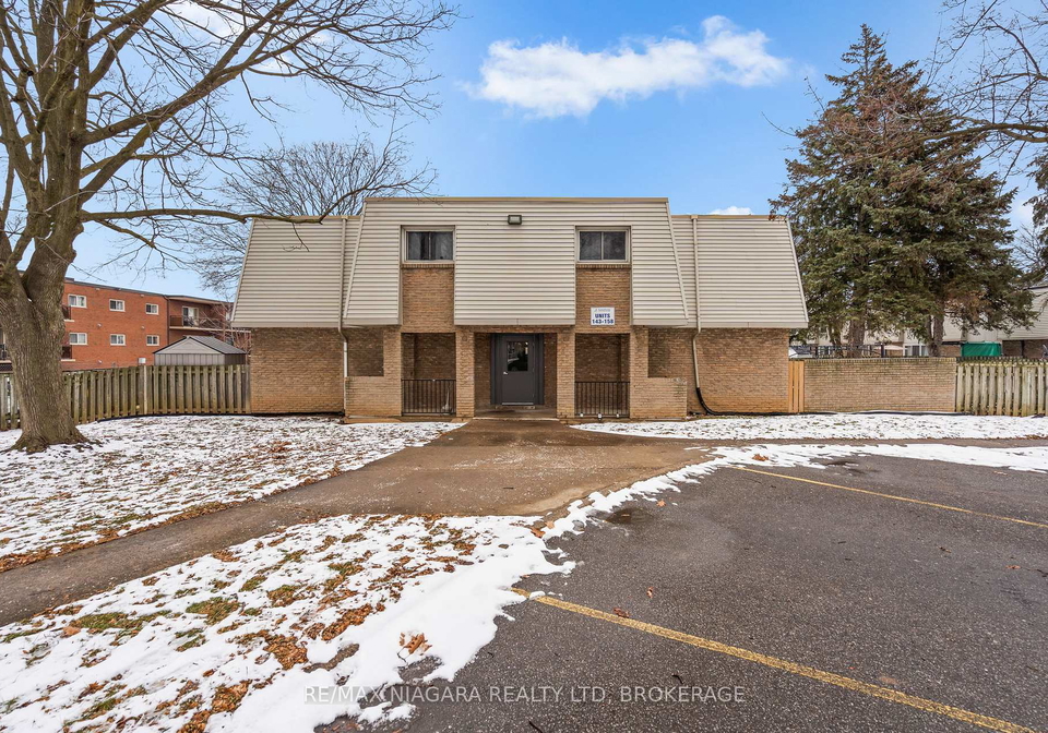 17-old-pine-trail-st-catharines-ontario-x12675578
