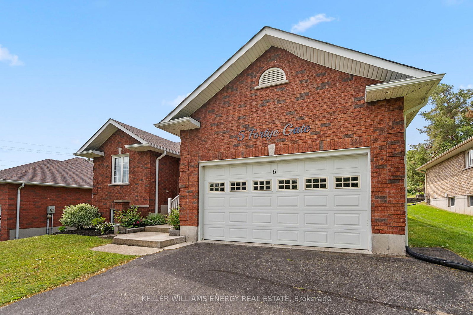 5-fortye-gate-peterborough-ontario-x12676304