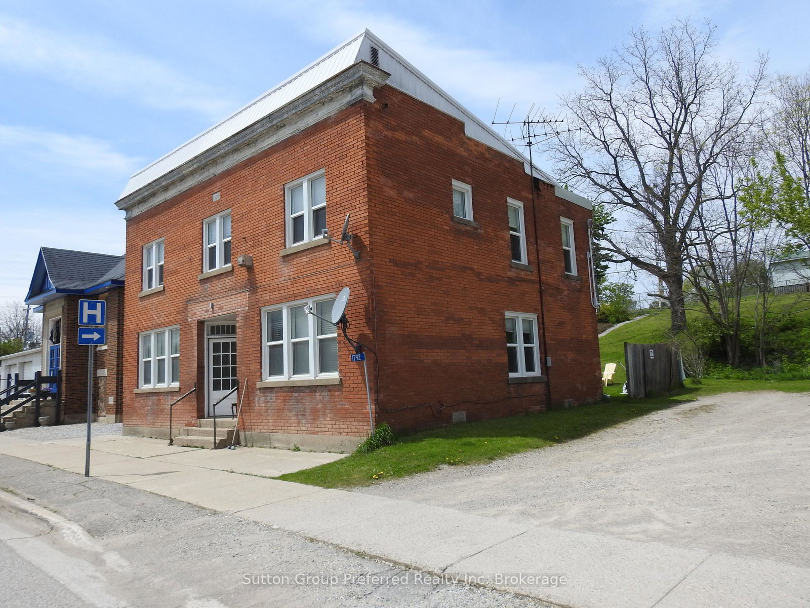1792-longwoods-road-southwest-middlesex-ontario-x12680444
