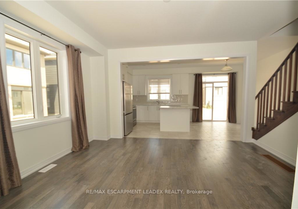 10-heritage-way-thorold-ontario-x12680540